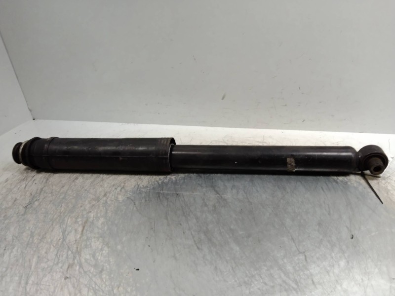Recambio de amortiguador trasero para toyota auris 2.0 d-4d cat referencia OEM IAM   