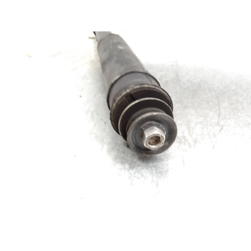 Recambio de amortiguador trasero para toyota auris 2.0 d-4d cat referencia OEM IAM   