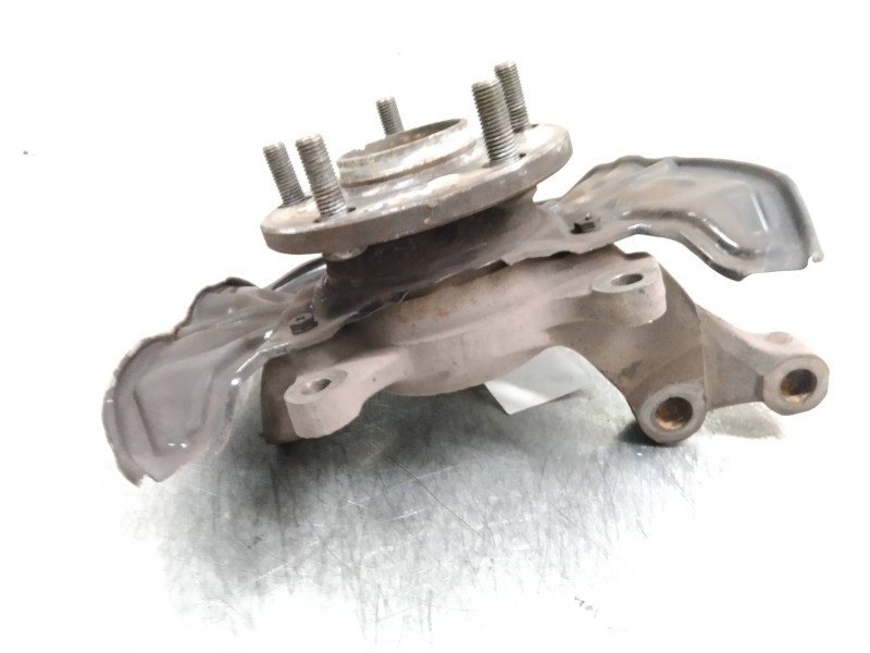 Recambio de mangueta delantera derecha para toyota corolla verso (r1) 2,2 d-4d sport referencia OEM IAM   