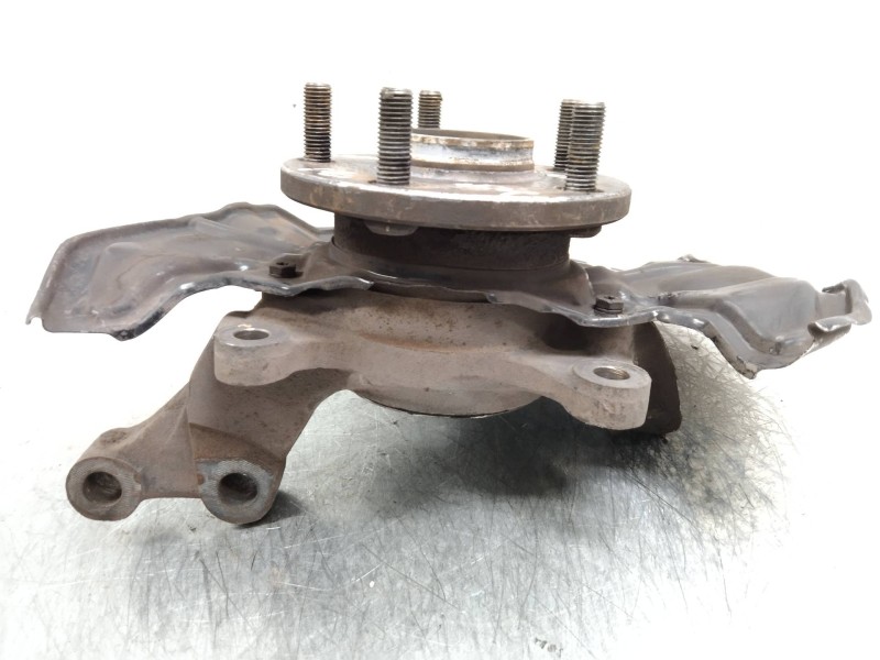 Recambio de mangueta delantera izquierda para toyota corolla verso (r1) 2,2 d-4d sport referencia OEM IAM   