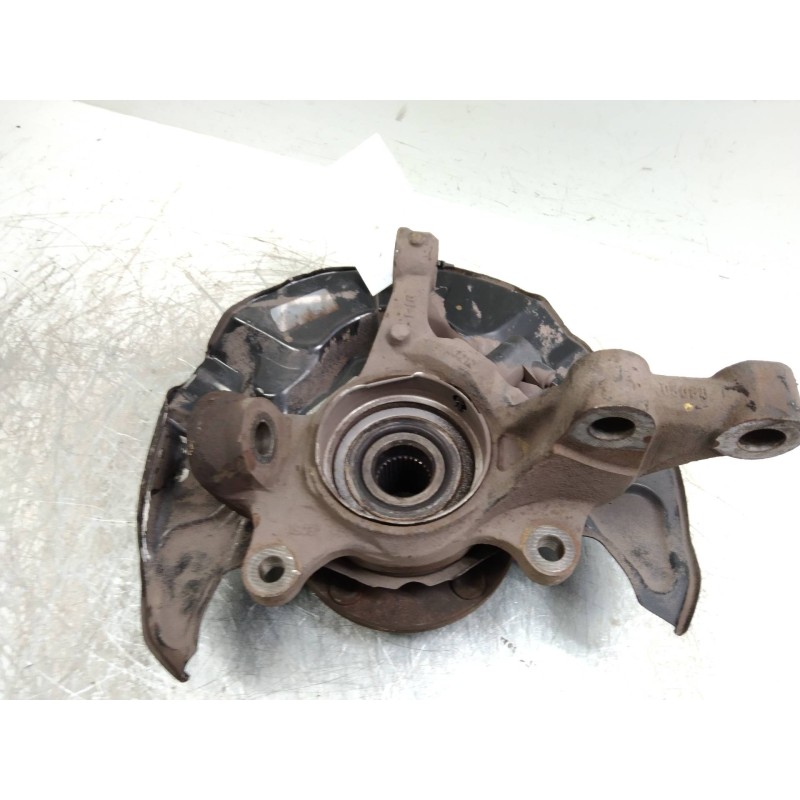 Recambio de mangueta delantera izquierda para toyota corolla verso (r1) 2,2 d-4d sport referencia OEM IAM   