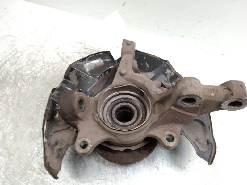 Recambio de mangueta delantera izquierda para toyota corolla verso (r1) 2,2 d-4d sport referencia OEM IAM   