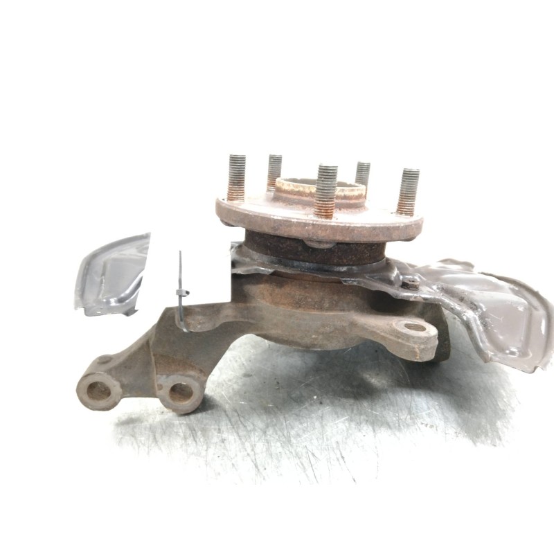 Recambio de mangueta delantera izquierda para toyota corolla verso (r1) 2.2 d-4d luna referencia OEM IAM   