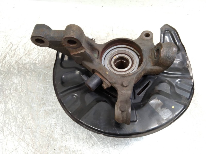 Recambio de mangueta delantera izquierda para toyota corolla verso (r1) 2.2 d-4d luna referencia OEM IAM   