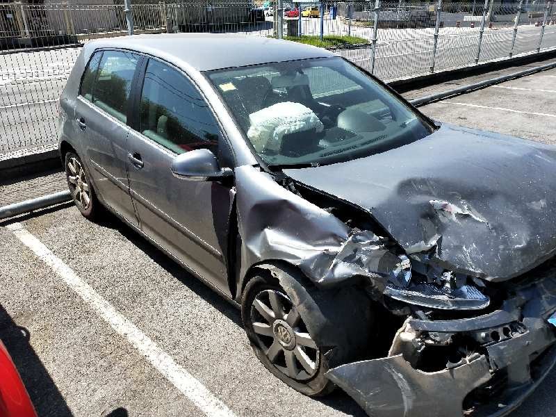 volkswagen golf v berlina (1k1) del año 2004