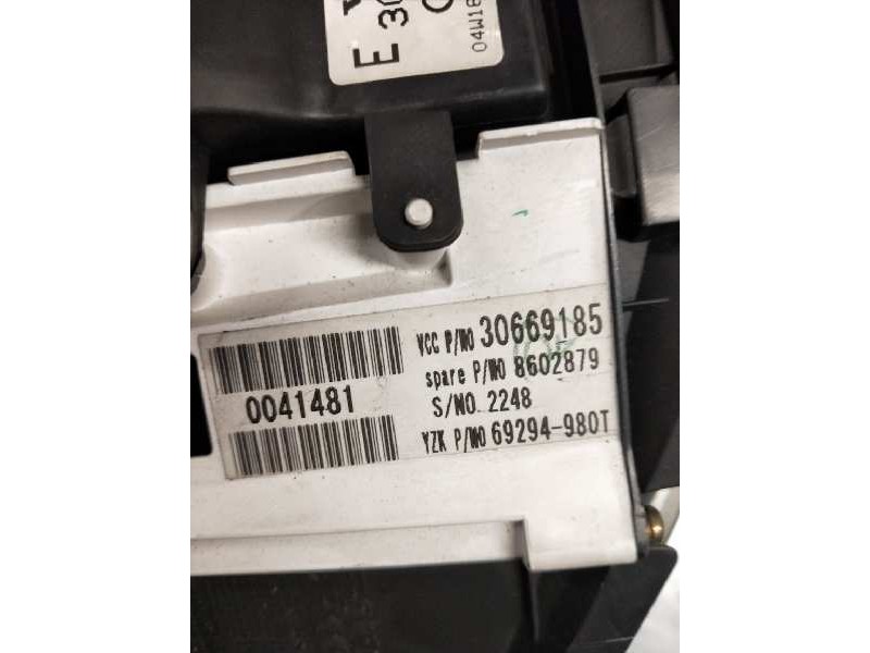 Recambio de cuadro instrumentos para volvo s40 berlina 2.0 diesel cat referencia OEM IAM 30710071  