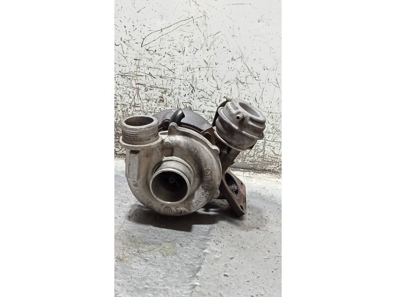 Recambio de turbocompresor para volvo s60 berlina 2.4 d referencia OEM IAM 7231673 8653122 GT2052V