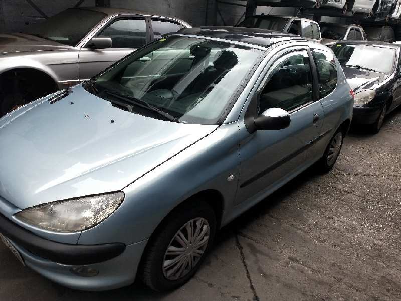 peugeot 206 berlina del año 2001