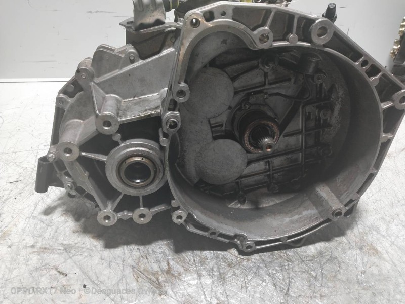 Recambio de caja cambios para opel vectra c berlina 1.9 16v cdti cat (z 19 dth / lrd) referencia OEM IAM F40 R05049238F 