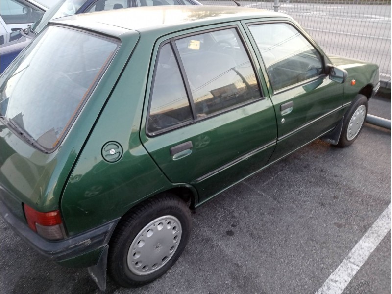 peugeot 205 berlina del año 1998