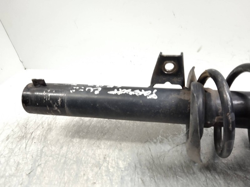 Recambio de amortiguador delantero izquierdo para volkswagen passat variant (3c5) advance referencia OEM IAM 3C0413031N  
