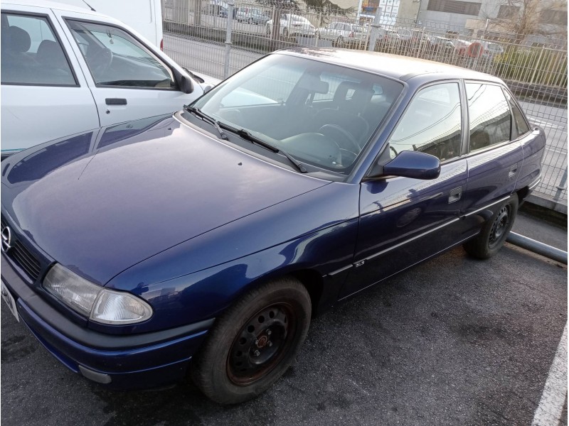 opel astra f berlina del año 1995