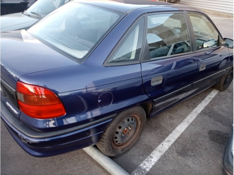 opel astra f berlina del año 1995