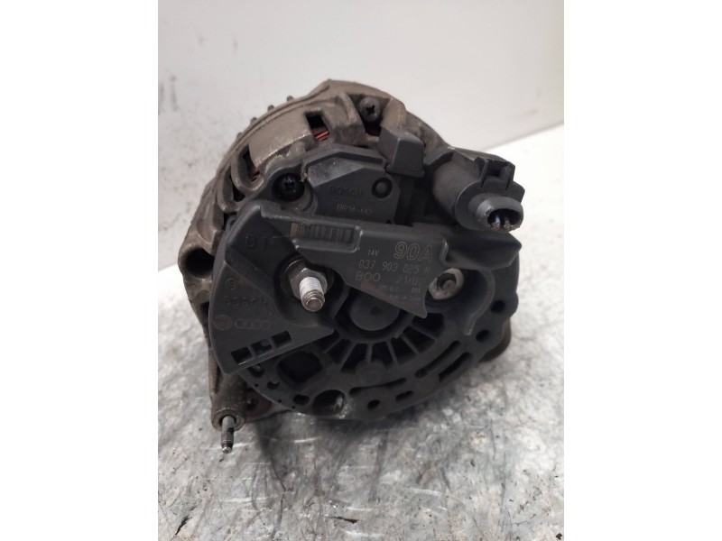 Recambio de alternador para volkswagen polo (9n1) highline referencia OEM IAM 037903025 BOSCH 14 I 16 V