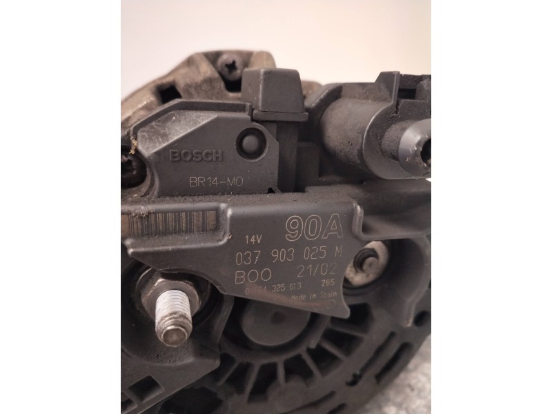 Recambio de alternador para volkswagen polo (9n1) highline referencia OEM IAM 037903025 BOSCH 14 I 16 V