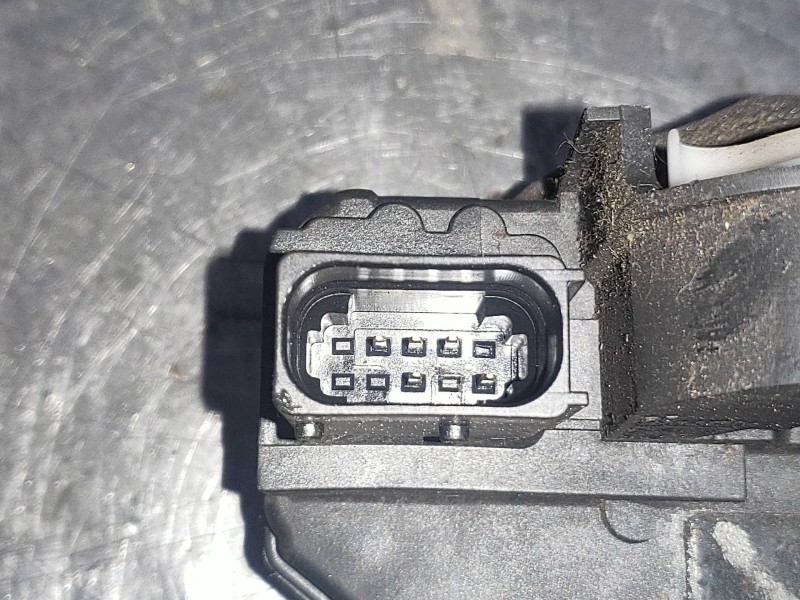 Recambio de motor cierre centralizado delantero derecho para chevrolet cruze ls referencia OEM IAM 13579523  