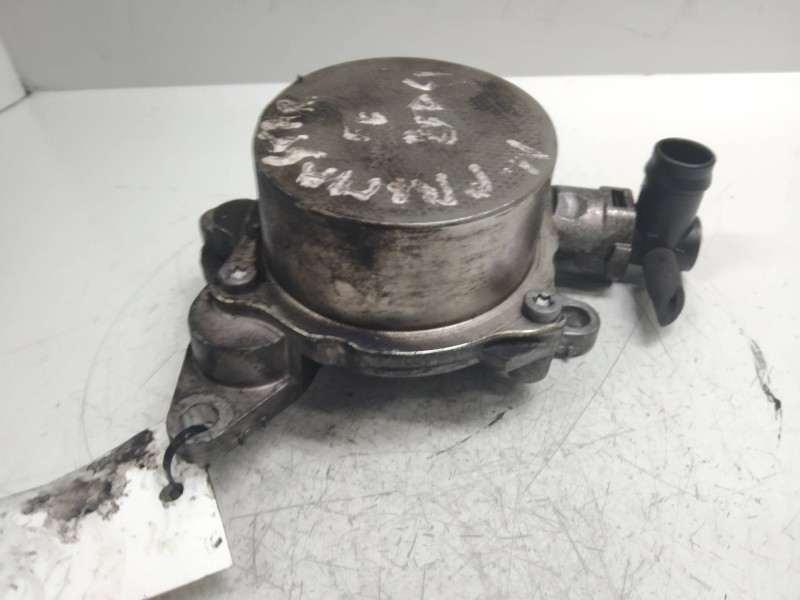 Recambio de depresor freno / bomba vacio para nissan primastar (x..) kombi l1h1 2.7t (6 sitze) referencia OEM IAM 8200881338  