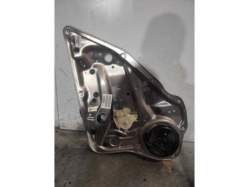 Recambio de elevalunas trasero derecho para mercedes clase c (w204) familiar 220 t cdi (204.208) referencia OEM IAM 961108100  