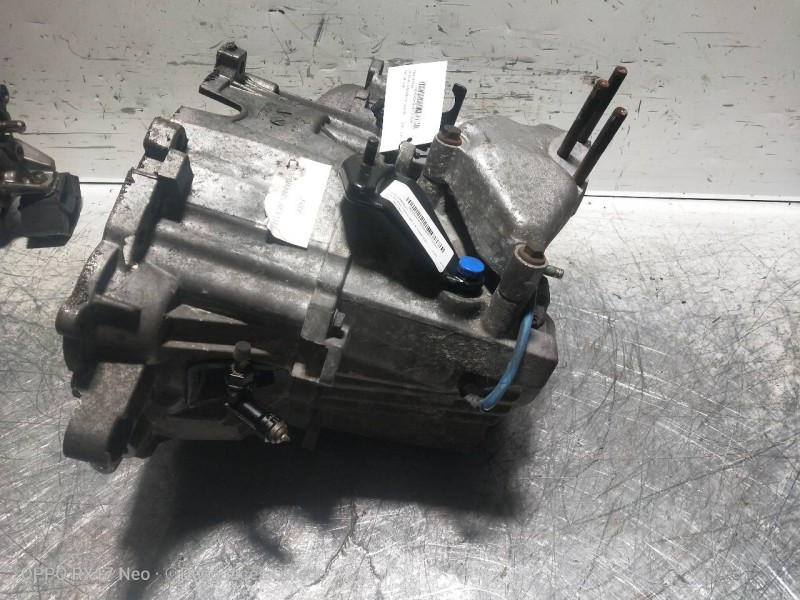 Recambio de caja cambios para volvo v40 familiar 1.9 turbo cat referencia OEM IAM P611900 M56L2 T102853