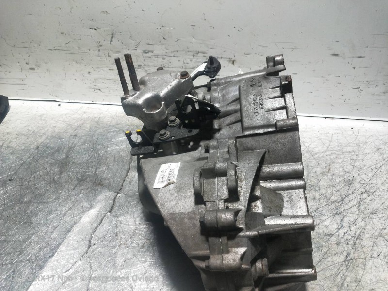 Recambio de caja cambios para volvo v40 familiar 1.9 turbo cat referencia OEM IAM P611900 M56L2 T102853