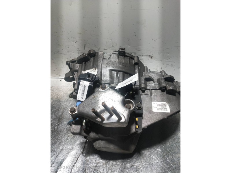 Recambio de caja cambios para volvo v40 familiar 1.9 turbo cat referencia OEM IAM P611900 M56L2 T102853