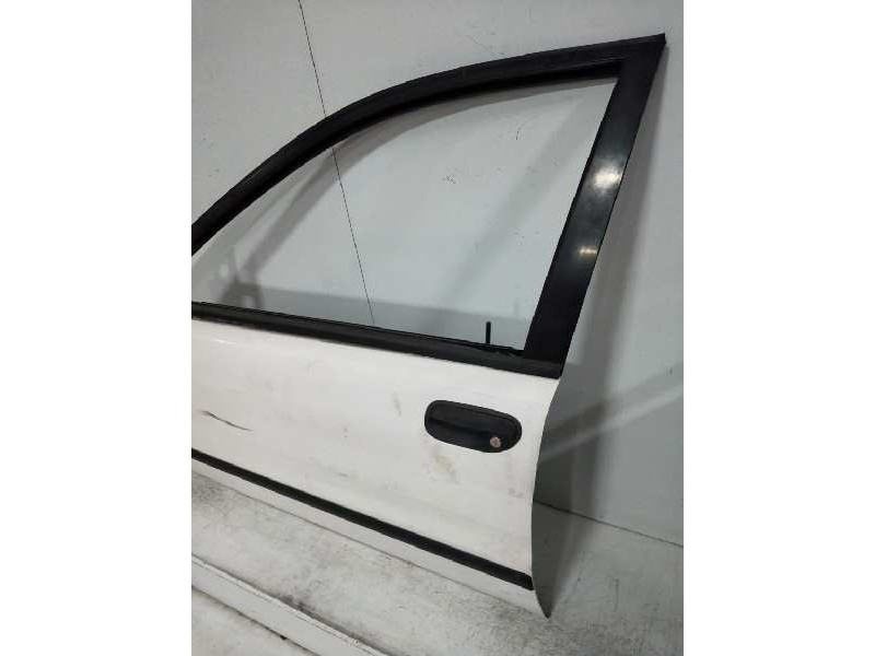 Recambio de puerta delantera izquierda para volvo v40 familiar 1.9 turbo cat referencia OEM IAM   