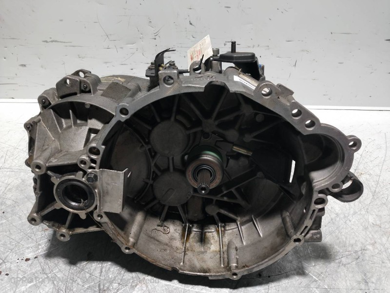 Recambio de caja cambios para volvo v40 familiar 2.0 turbo cat referencia OEM IAM P613582 M56HB T104094