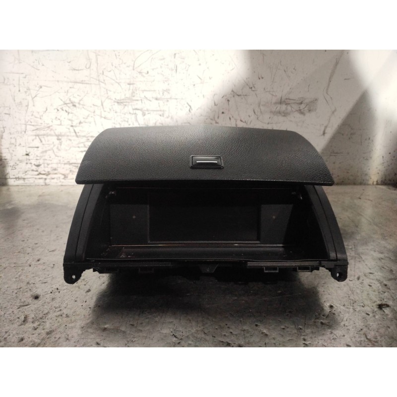Recambio de pantalla multifuncion para mercedes clase c (w204) familiar 220 t cdi (204.208) referencia OEM IAM A2046801231  