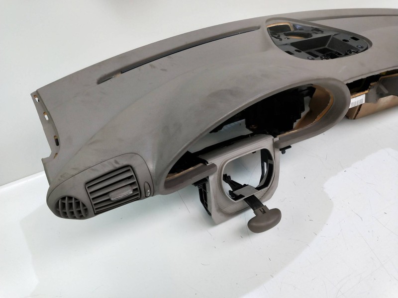 Recambio de salpicadero para mercedes clase c (w203) berlina 1.8 cat referencia OEM IAM   