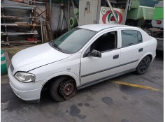 opel astra g berlina del año 2000