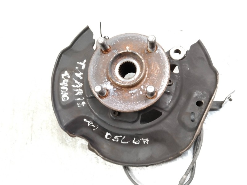 Recambio de mangueta delantera derecha para toyota yaris connect referencia OEM IAM   