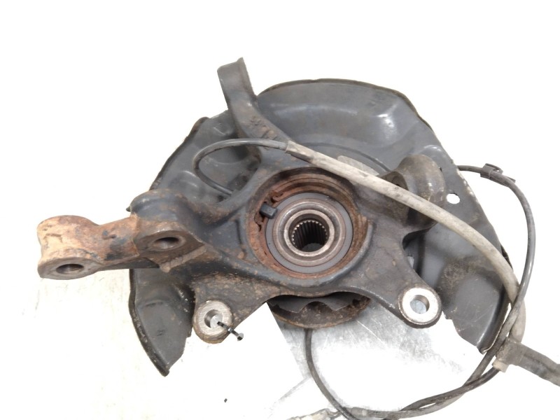 Recambio de mangueta delantera derecha para toyota yaris connect referencia OEM IAM   