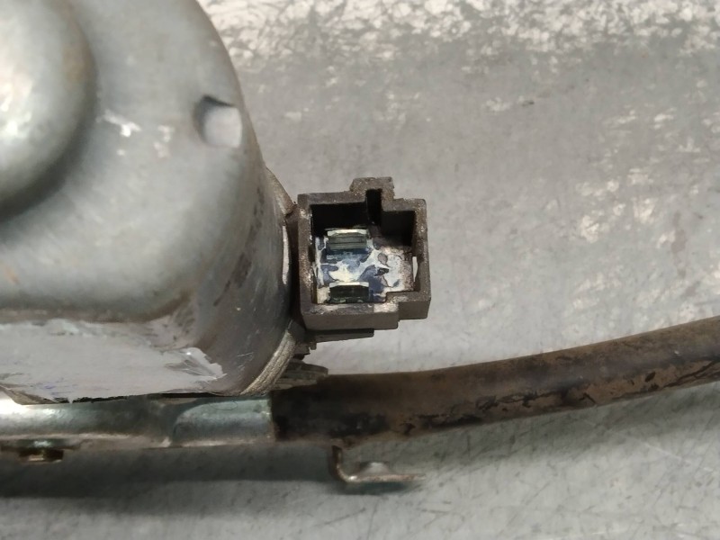 Recambio de elevalunas delantero derecho para jeep cherokee (j) 2.5 td referencia OEM IAM   5P Recambio de elevalunas delantero derecho para jeep cherokee (j) 2.5 td referencia OEM IAM   5P