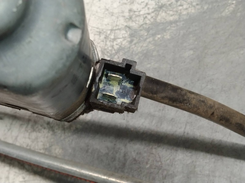 Recambio de elevalunas trasero izquierdo para jeep cherokee (j) 2.5 td referencia OEM IAM   5P Recambio de elevalunas trasero izquierdo para jeep cherokee (j) 2.5 td referencia OEM IAM   5P