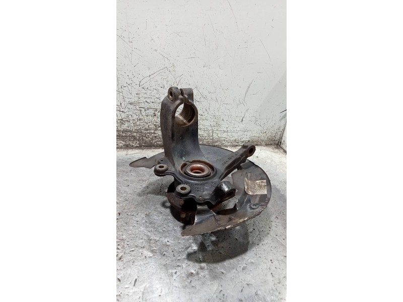 Recambio de mangueta delantera derecha para volvo c30 d5 kinetic referencia OEM IAM 3M513K170  