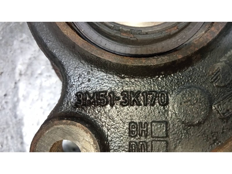 Recambio de mangueta delantera derecha para volvo c30 d5 kinetic referencia OEM IAM 3M513K170  