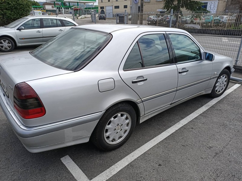mercedes clase c (w202) berlina del año 1998