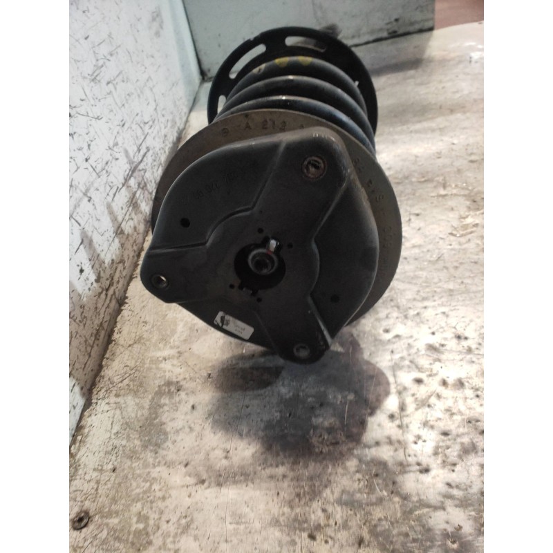 Recambio de amortiguador delantero izquierdo para mercedes clase c (w204) familiar 220 t cdi (204.208) referencia OEM IAM A20432