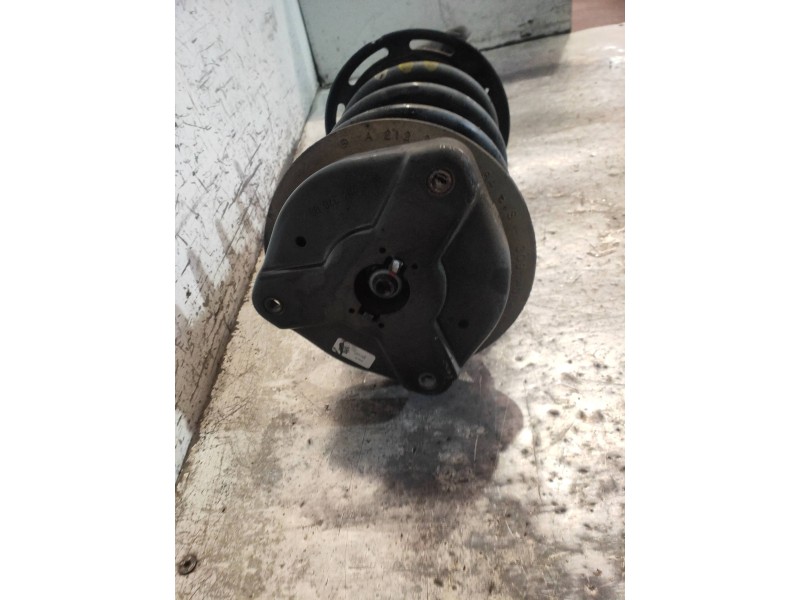Recambio de amortiguador delantero izquierdo para mercedes clase c (w204) familiar 220 t cdi (204.208) referencia OEM IAM A20432