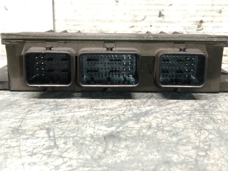 Recambio de centralita motor uce para renault clio ii fase ii (b/cb0) base authentique referencia OEM IAM R0410C081A 8200284277 