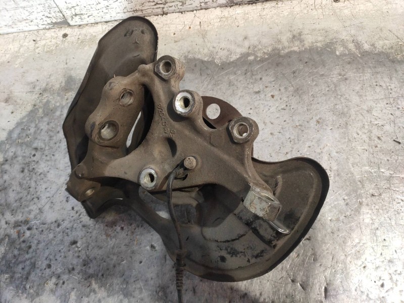 Recambio de mangueta delantera izquierda para mercedes clase c (w204) familiar 220 t cdi (204.208) referencia OEM IAM   