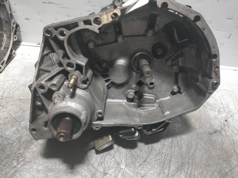 Recambio de caja cambios para renault megane i berlina hatchback (ba0) 1.9 diesel referencia OEM IAM JB1142 S008292 