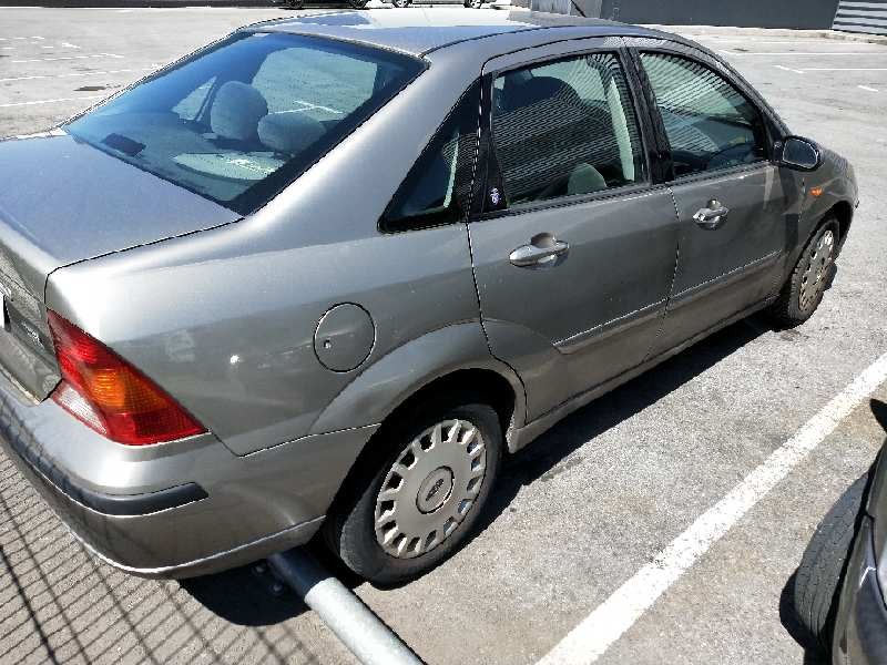 ford focus berlina (cak) del año 2004