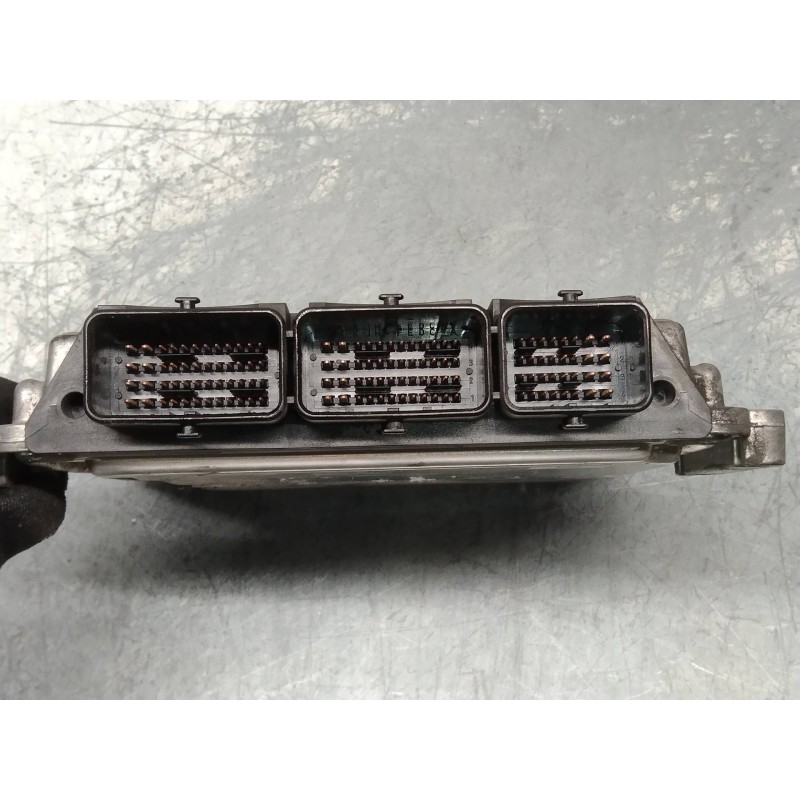 Recambio de centralita motor uce para renault laguna grandtour iii 2.0 dci referencia OEM IAM 0281015323 8200726880 8200946162