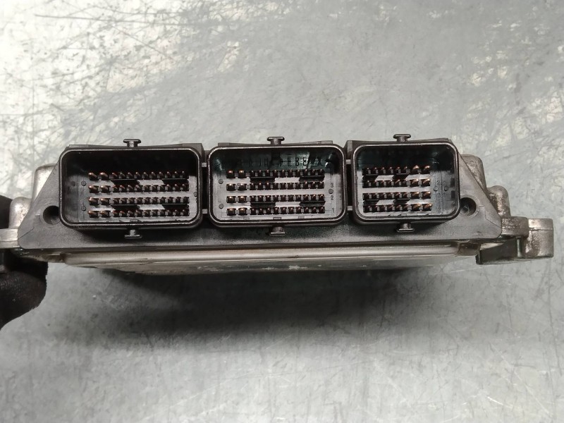 Recambio de centralita motor uce para renault laguna grandtour iii 2.0 dci referencia OEM IAM 0281015323 8200726880 8200946162