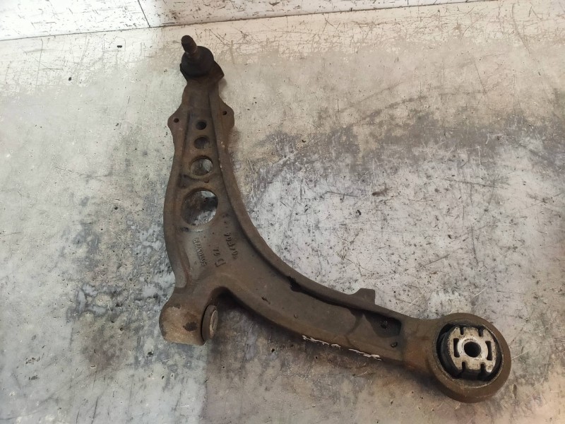 Recambio de brazo suspension inferior delantero derecho para lancia ypsilon (101) 1.3 jtd cat referencia OEM IAM 50703229  