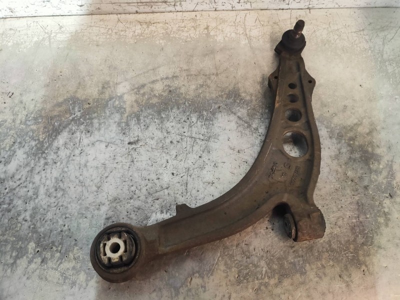 Recambio de brazo suspension inferior delantero izquierdo para lancia ypsilon (101) 1.3 jtd cat referencia OEM IAM 50703230  