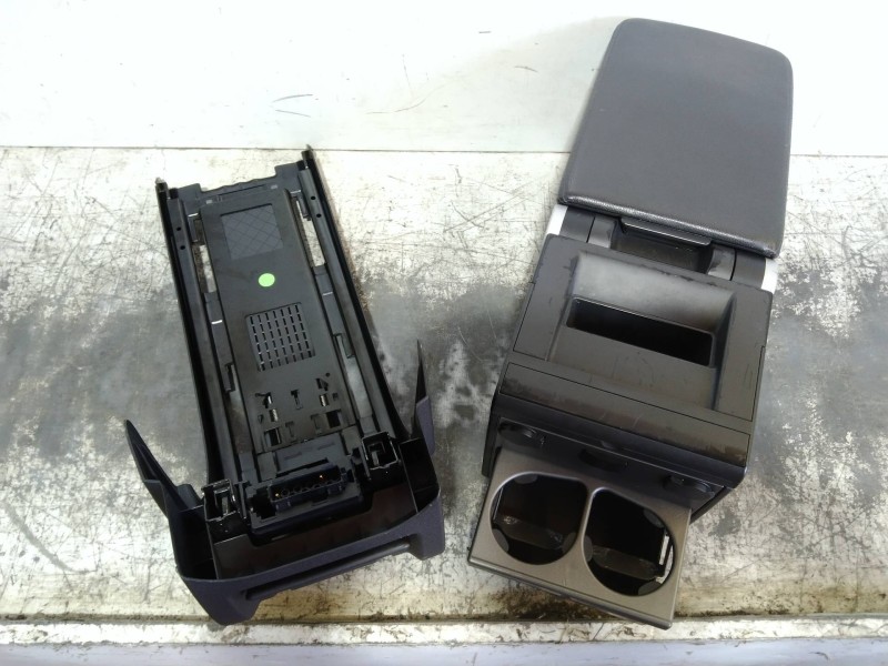 Recambio de apoyabrazos central para opel signum elegance referencia OEM IAM   