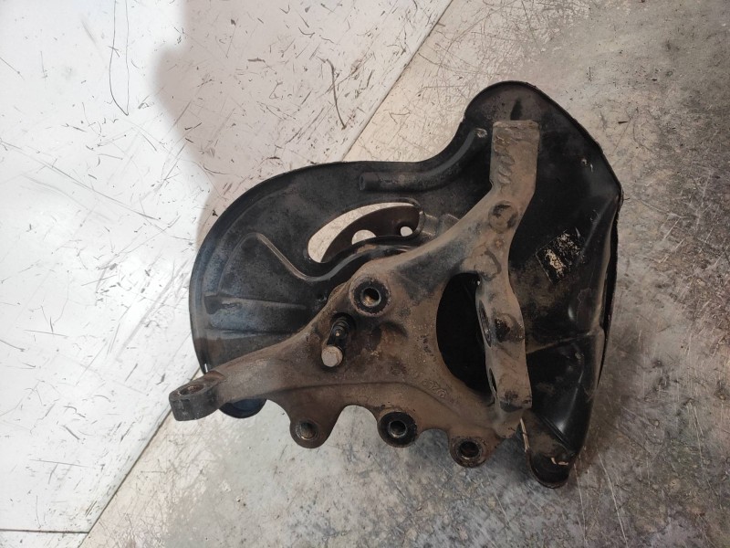 Recambio de mangueta delantera izquierda para mercedes clase c (w203) berlina 220 cdi (203.006) referencia OEM IAM   