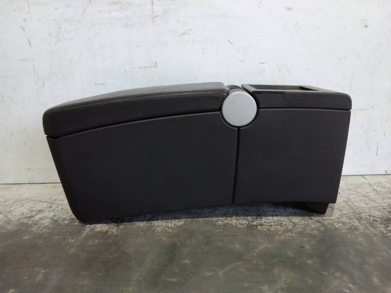 Recambio de apoyabrazos central para opel signum elegance referencia OEM IAM   